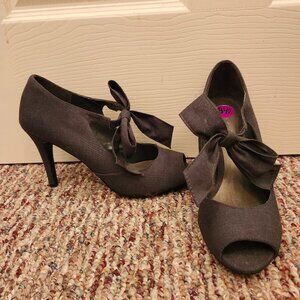 2 Pairs of Heels - Nude and Gray, size 8.5